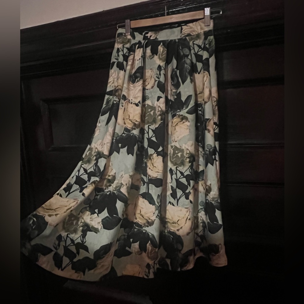 Floral H&M midi skirt